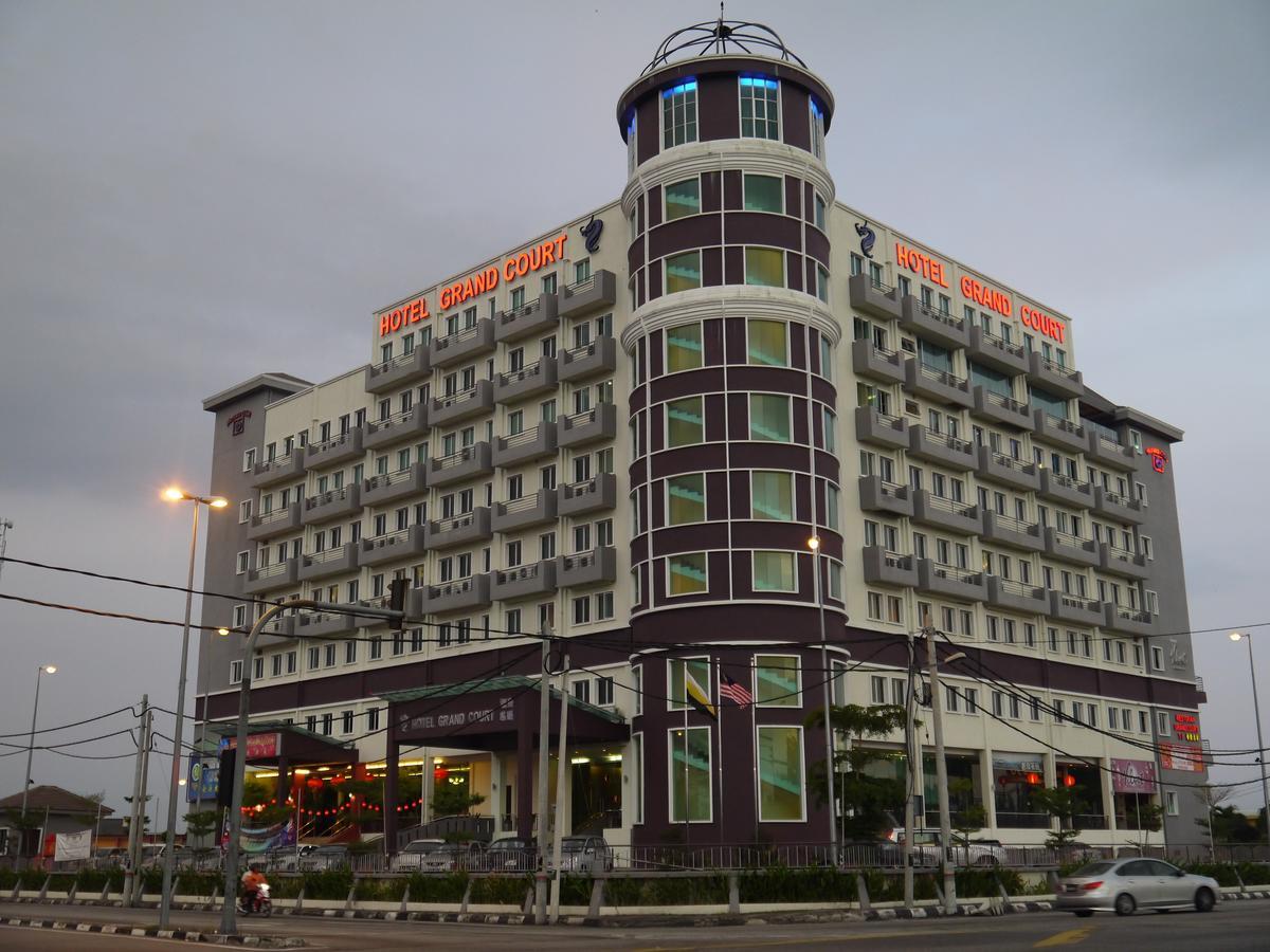 Grand Court Hotel Teluk Intan Bagian luar foto