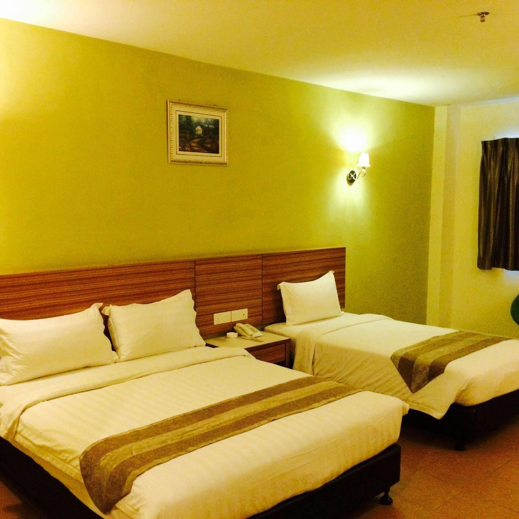 Grand Court Hotel Teluk Intan Bagian luar foto
